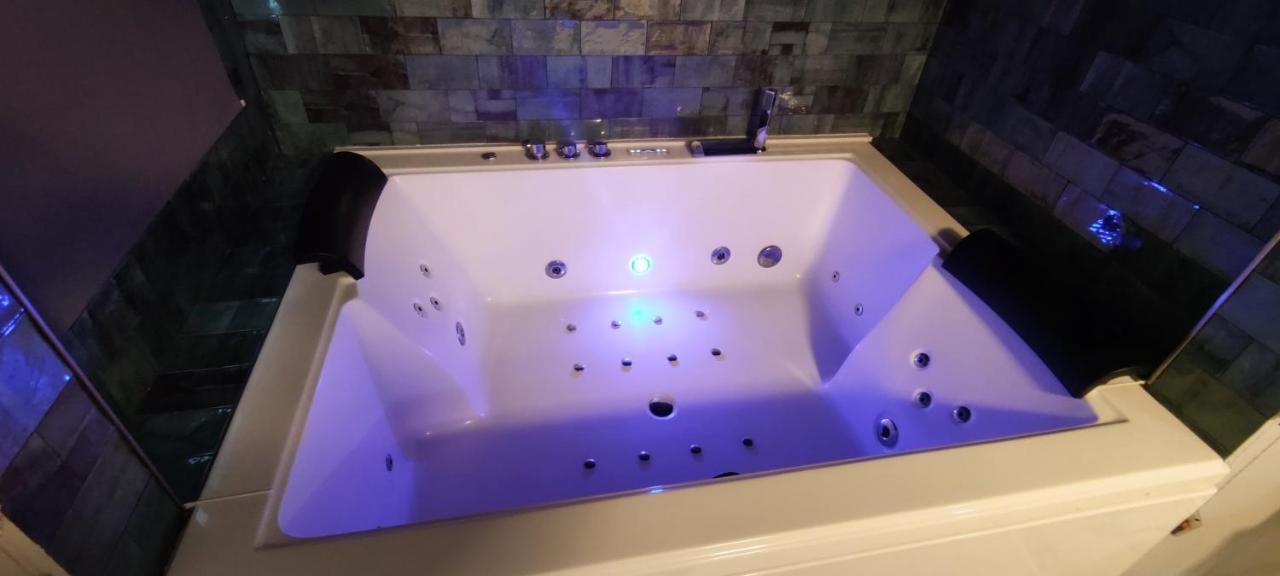 Latorre Jacuzzi Jerez Lägenhet Jerez de la Frontera Exteriör bild